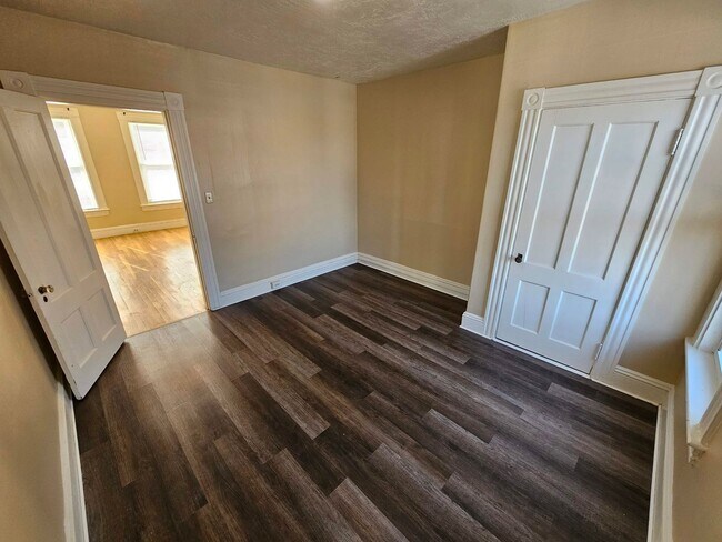 Building Photo - $2,075 - 3 Bed / 1 Bath Apartment in West Manchester's Rimmon Heights with a Semi-Private Balcony!