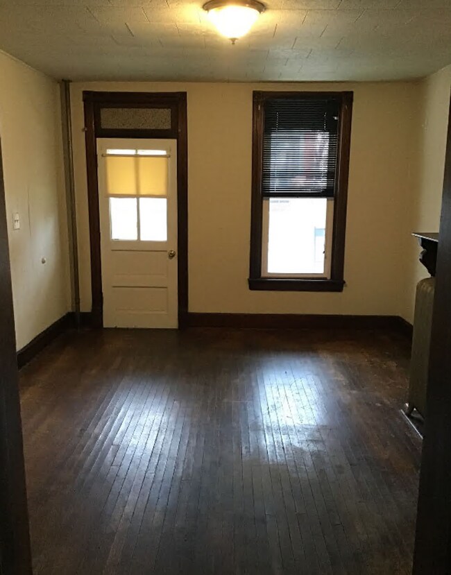 Building Photo - 113 E Orange St