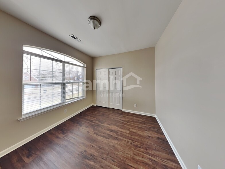 Building Photo - 1200 Nighthawk Ct