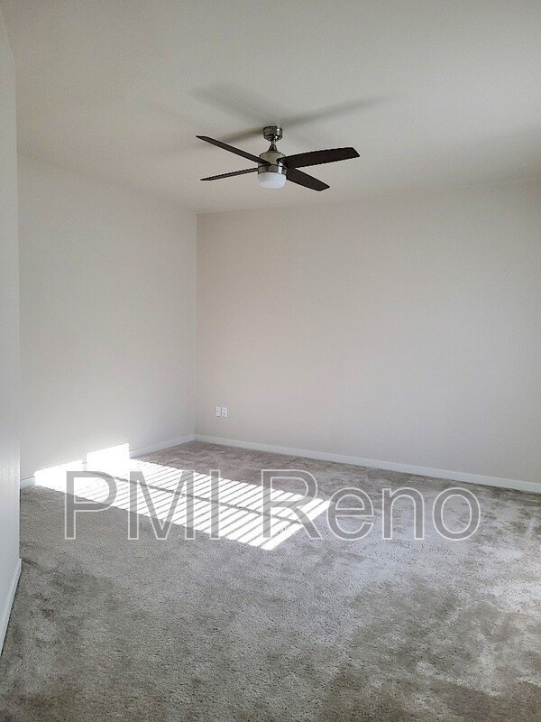 Building Photo - 1520 Golf Ct