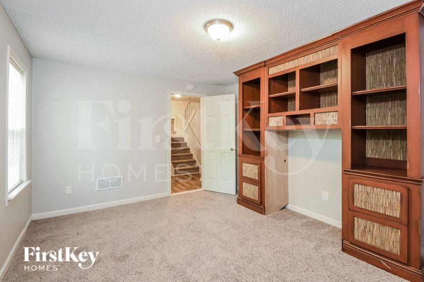 Building Photo - 38 Michael Ct