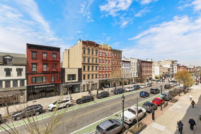 Building Photo - 313 Washington St