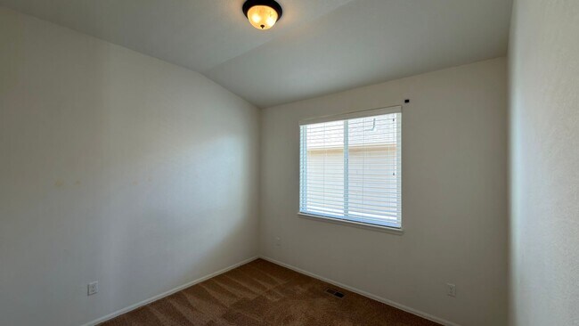 Building Photo - Great Home in Windsor