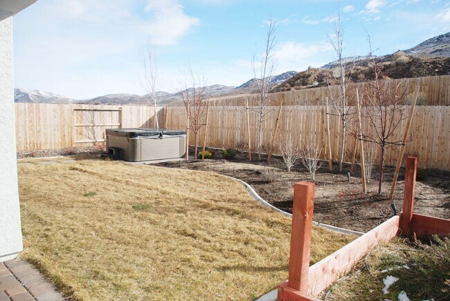Building Photo - Beautiful Toll Brothers 3BR, 3Bath, 2Car Home in South Reno