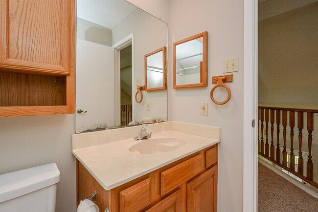 Building Photo - 2119 Landcircle Ct