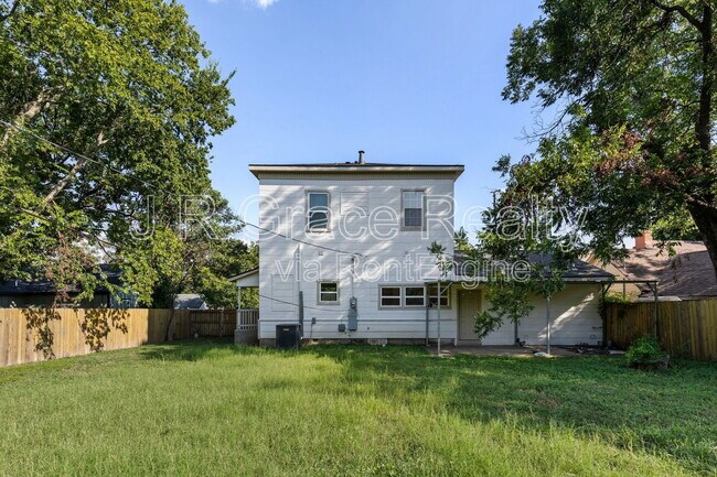 Building Photo - 2317 Maple Ave