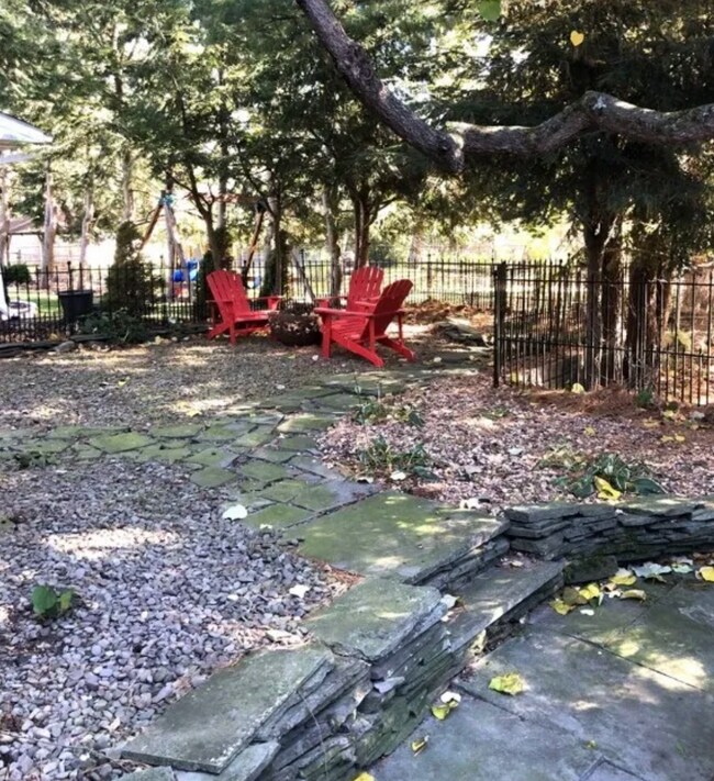 Building Photo - 4 Irving Pl