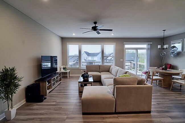 Building Photo - 6800 Green Isle Ln