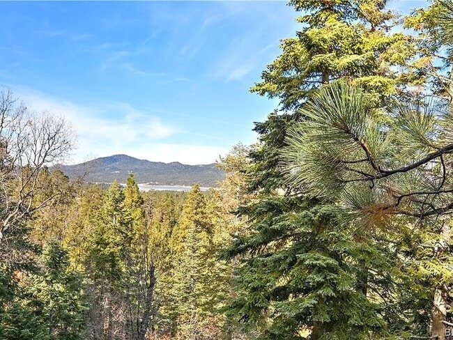 Building Photo - Lake View Modified Gambrel with Spa Near Bear Mountain