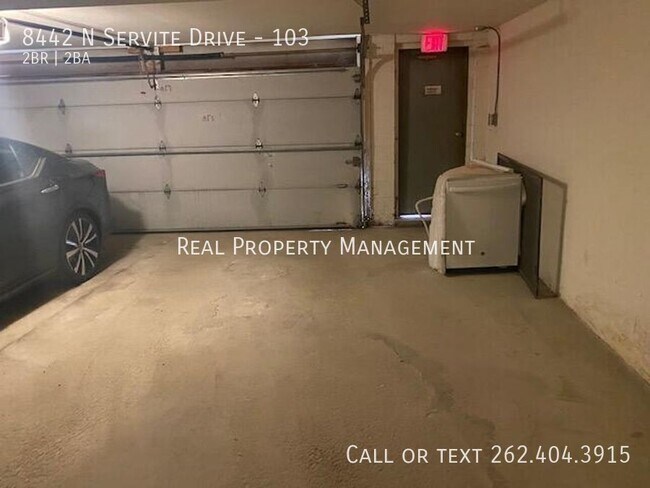 Building Photo - 8442 N Servite Dr