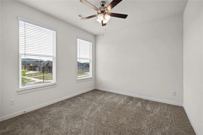 Building Photo - 283 S Neon Ave