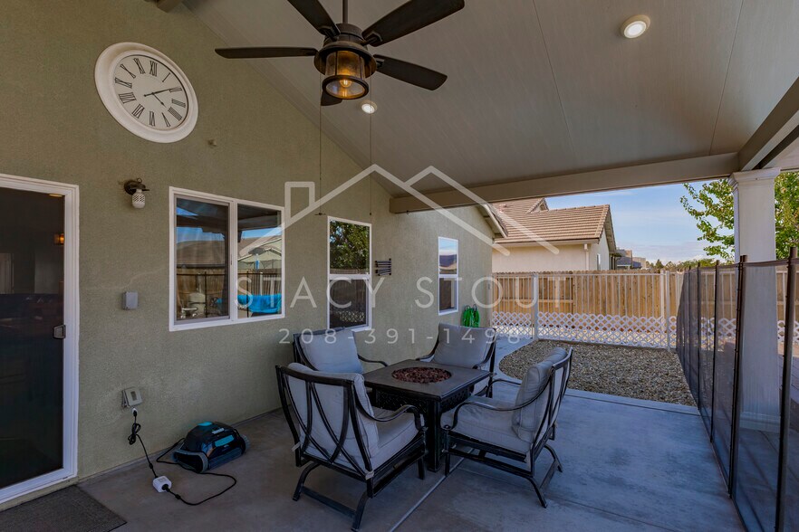 Building Photo - 1385 Deerwood St