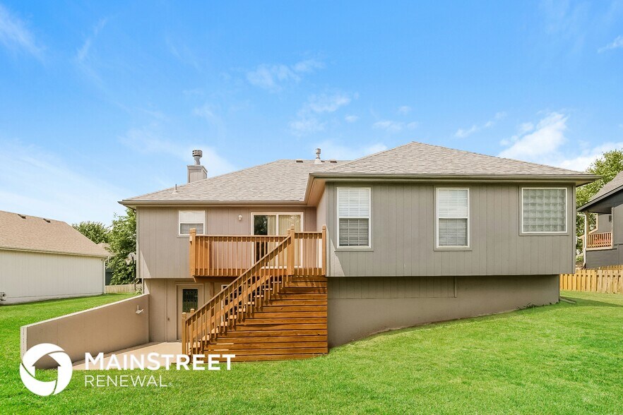 Building Photo - 1801 Debrah Dr