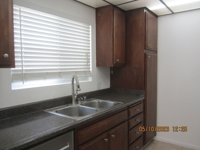 Building Photo - SPACIOUS 2 STORY CONDO