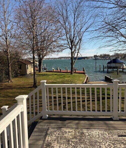 Building Photo - 943 Williams St