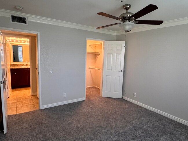 Building Photo - 43376 Cook St