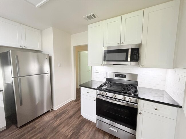 Building Photo - 8701 Parkfield Dr