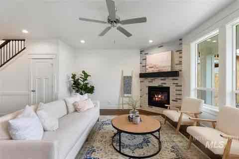 Building Photo - 1756 E Knobcone Dr