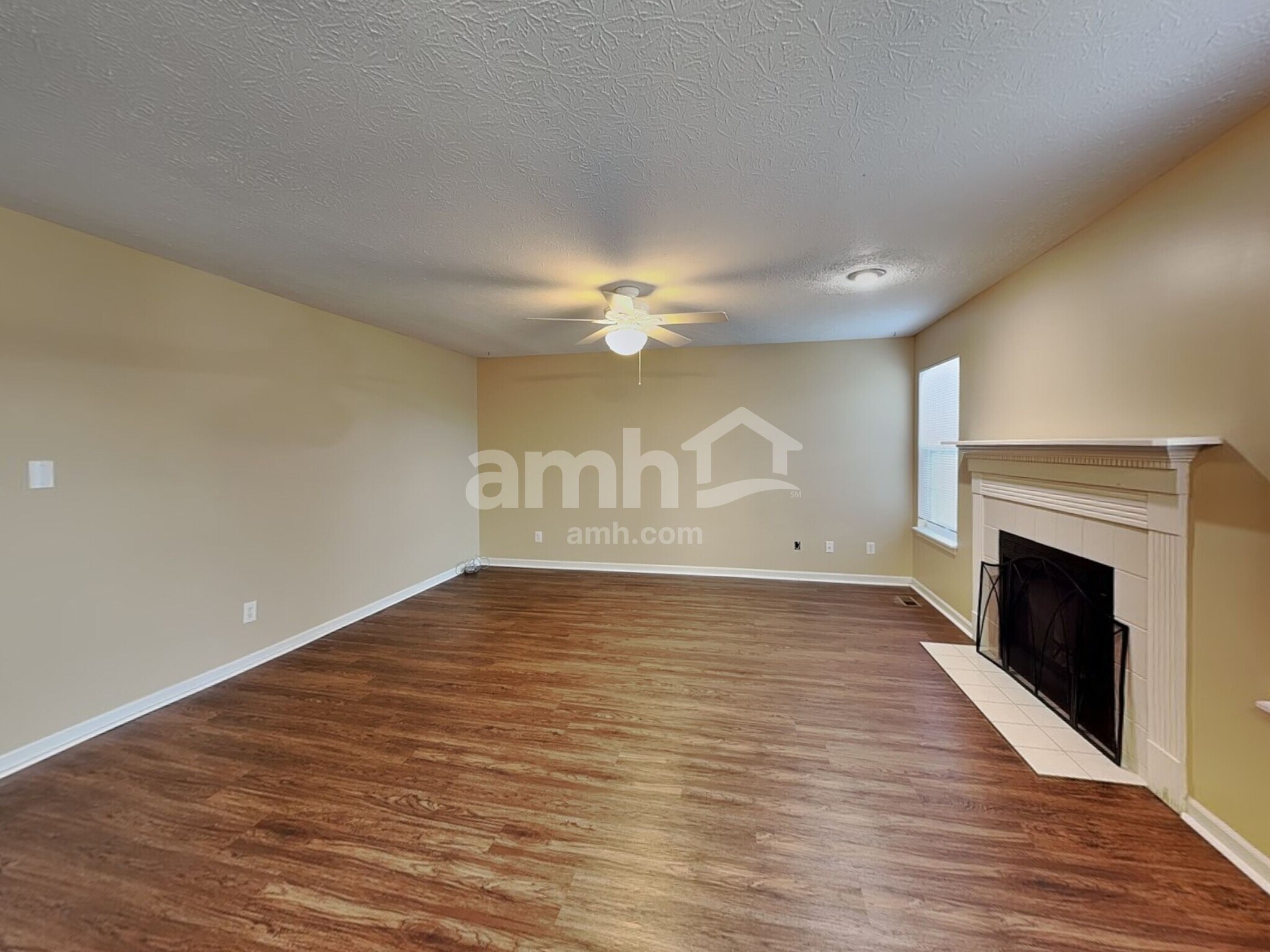 Building Photo - 1777 Woodstock Dr