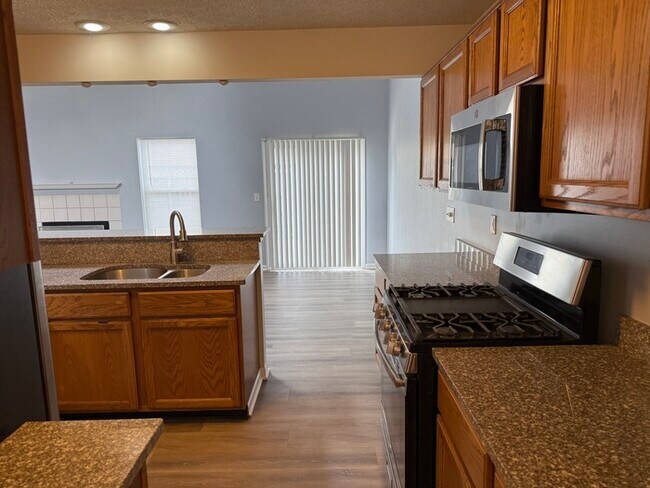 Building Photo - Updated 3 Bed, 2.5 Bath Home