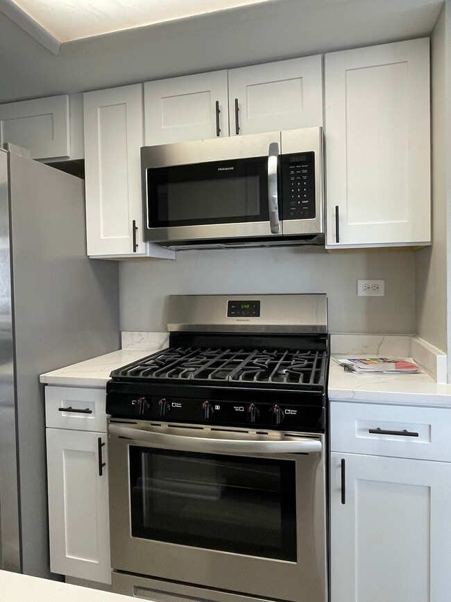 Building Photo - 1505 Sutter Dr