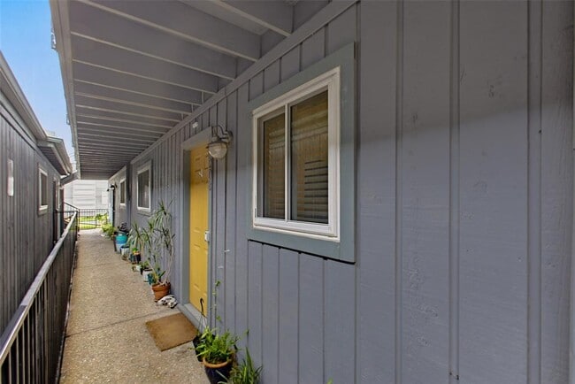 Building Photo - 3815 Guadalupe St