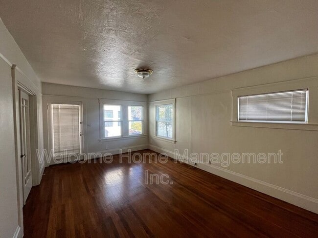 Building Photo - 1940 California St