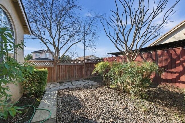 Building Photo - Desirable North Napa 3 Bed Single-Family Home