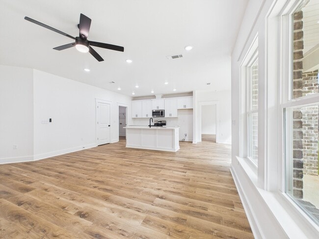Building Photo - 333 Shoal River Dr