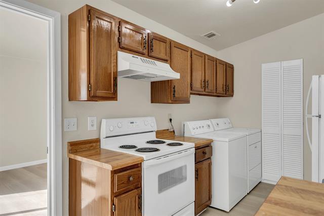 Building Photo - 1418 Butterfield Dr