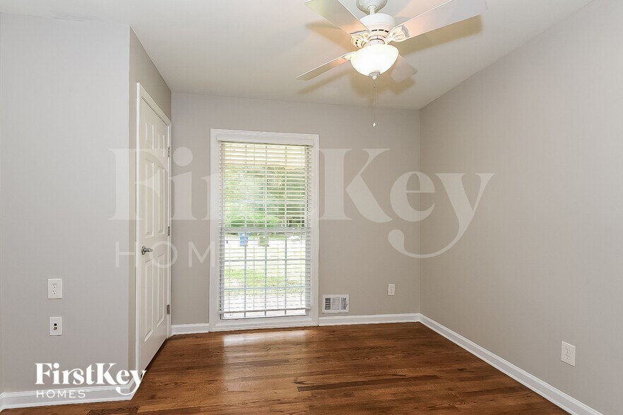 Building Photo - 2340 Melody Ln NW