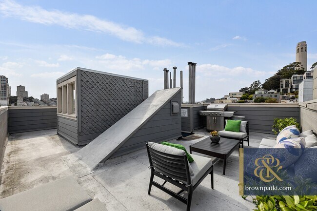 Building Photo - 382 Green St