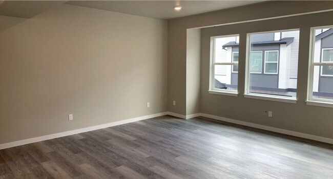 Building Photo - 1804 Eastgate Loop