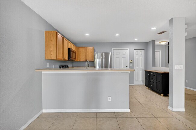 Building Photo - 2245 Portsmouth Ln