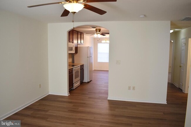 Building Photo - 2741 Roosevelt Dr