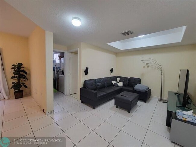 Building Photo - 7260 NW 174th Terrace