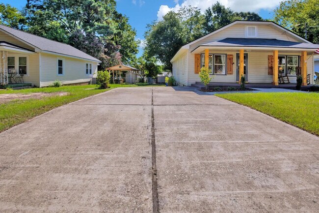 Building Photo - 530 Pearl St