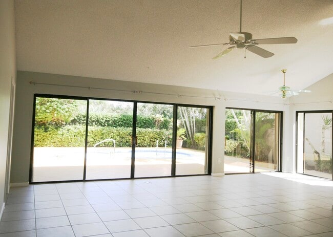 Building Photo - 141 Seashore Dr