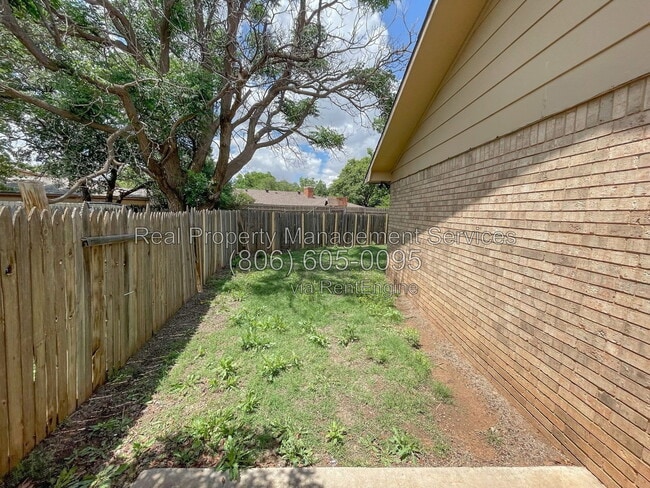 Building Photo - 3406 70th Dr