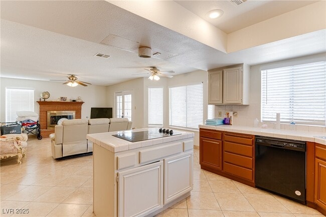 Building Photo - 1517 Kirby Dr