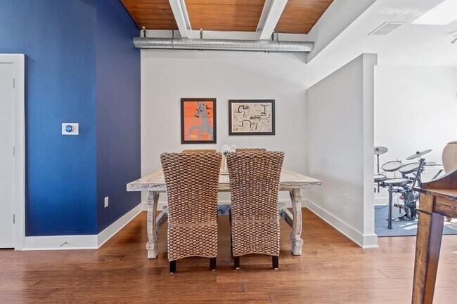 Building Photo - 2205 N Lamar Blvd