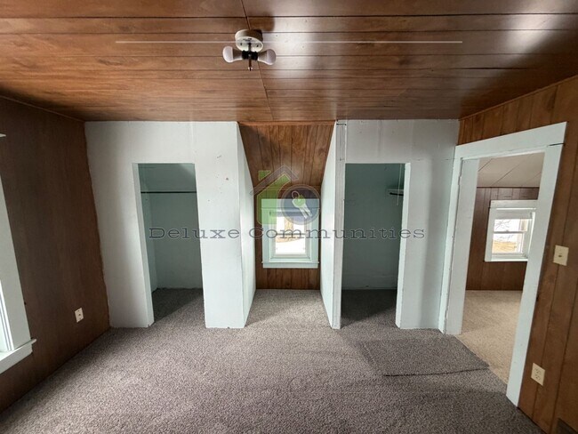 Building Photo - SINGLE FAMILY 2 Bed Available NOW in MARNE!