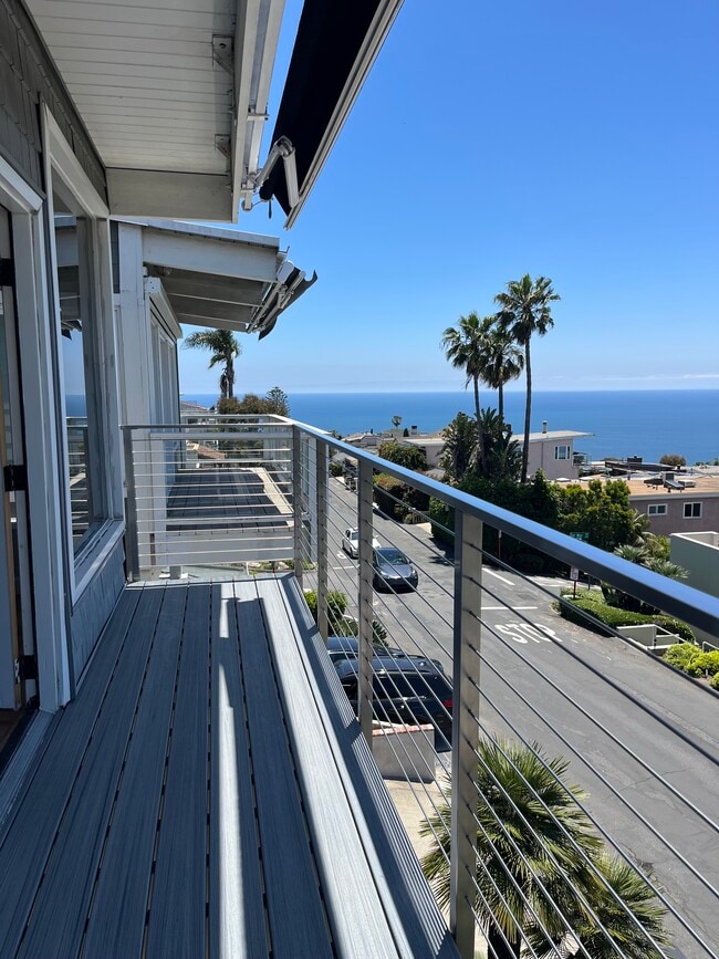 New Deck - 1122 La Mirada St