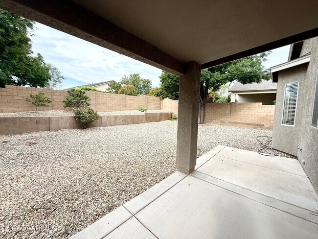 Building Photo - 6919 E Elbrook Ave