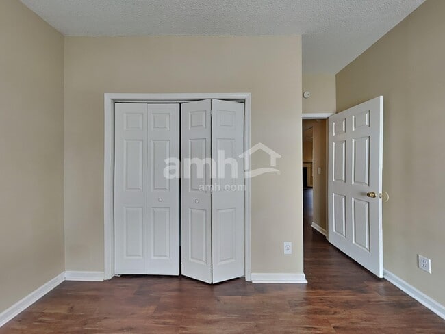 Building Photo - 104 Windy Meadow Way