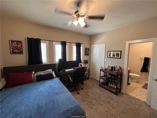 Building Photo - 806 Nimitz St