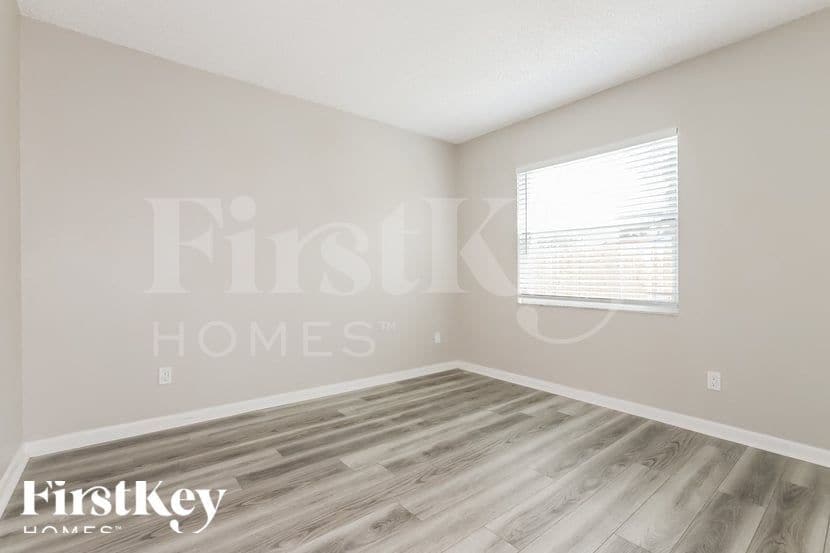 Building Photo - 6802 Rosemary Dr