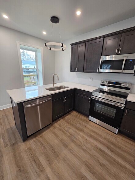 Building Photo - 840 2nd St