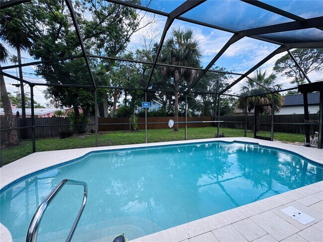 Building Photo - 1762 Bayshore Blvd