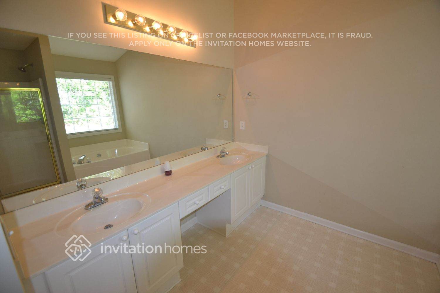 Building Photo - 935 Oak Bluff Ct
